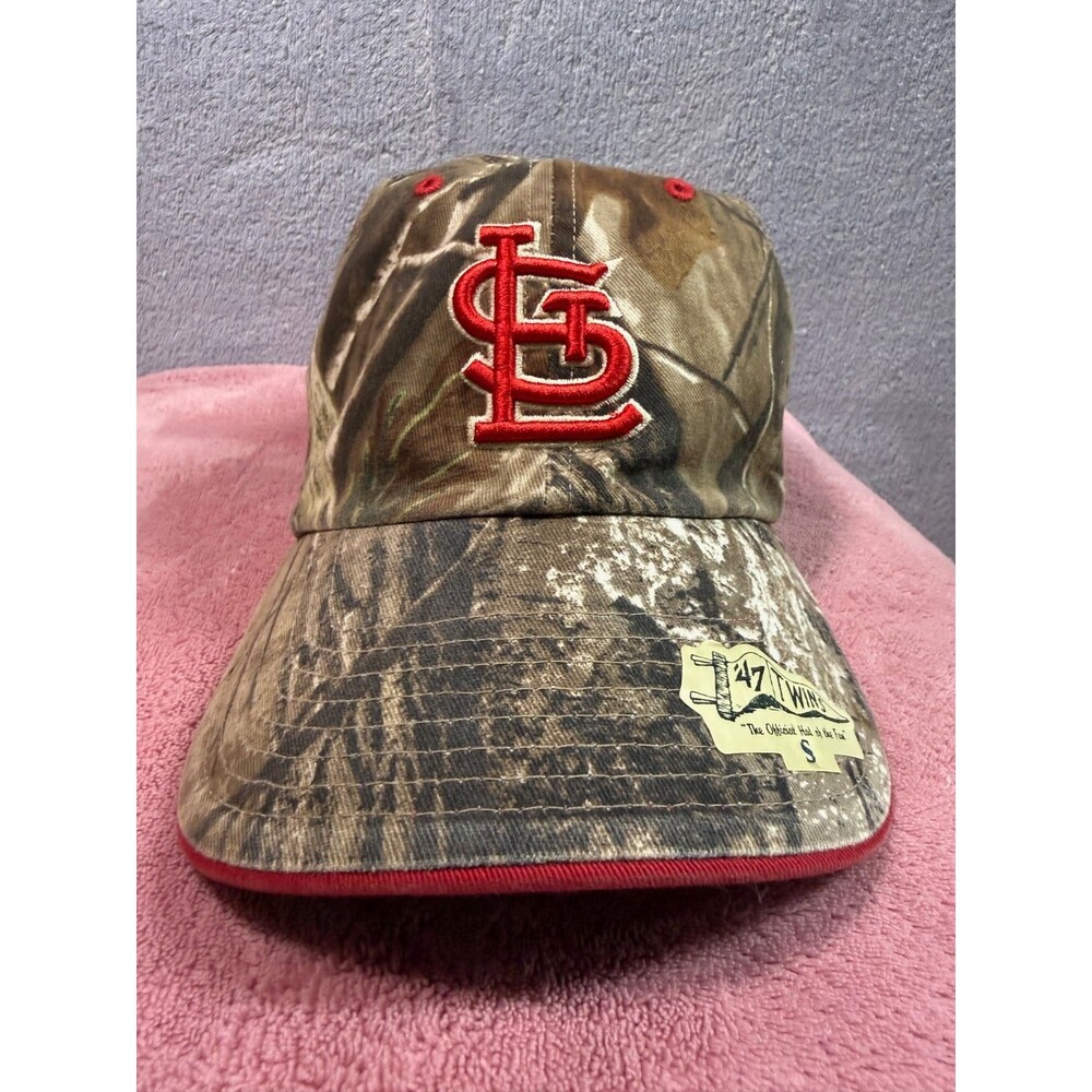 St. Louis Cardinals MLB Tree Camo Cap Hat, Camouflage Red Brim fitted size Small